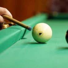 How to Choose a Pool Cue